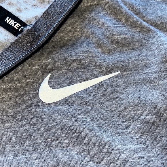 NIKE Dri-FIT Full Zip Hoodie SS Gray Thumb Holes Security Zipper Women's M EUC - Picture 3 of 12